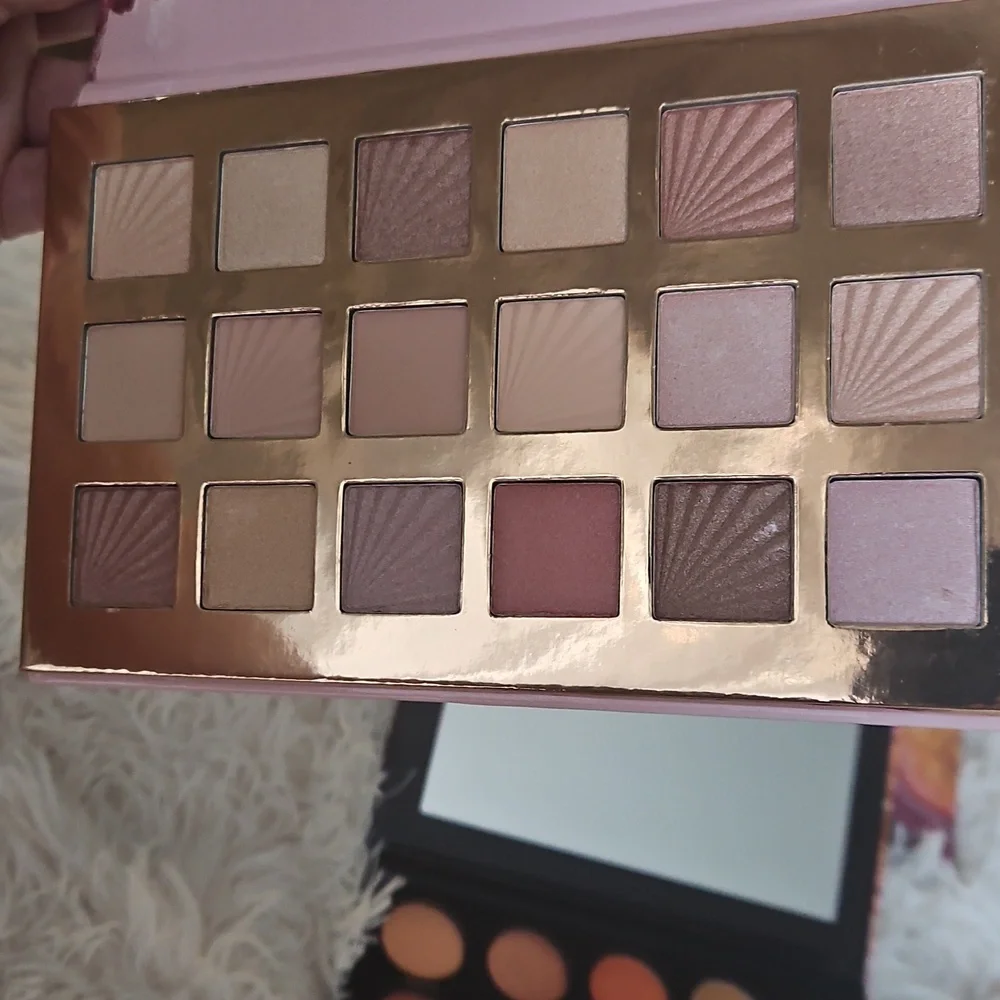 NEW NICOLE MILLER PINK PURPLE SHIMMER EYESHADOW COSMETIC MAKEUP PALETTE BUNDLE - Picture 2 of 6